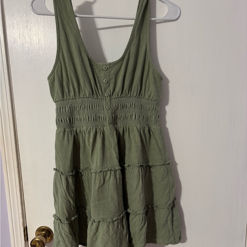 New In Green Sleeveless Tiered Dress
